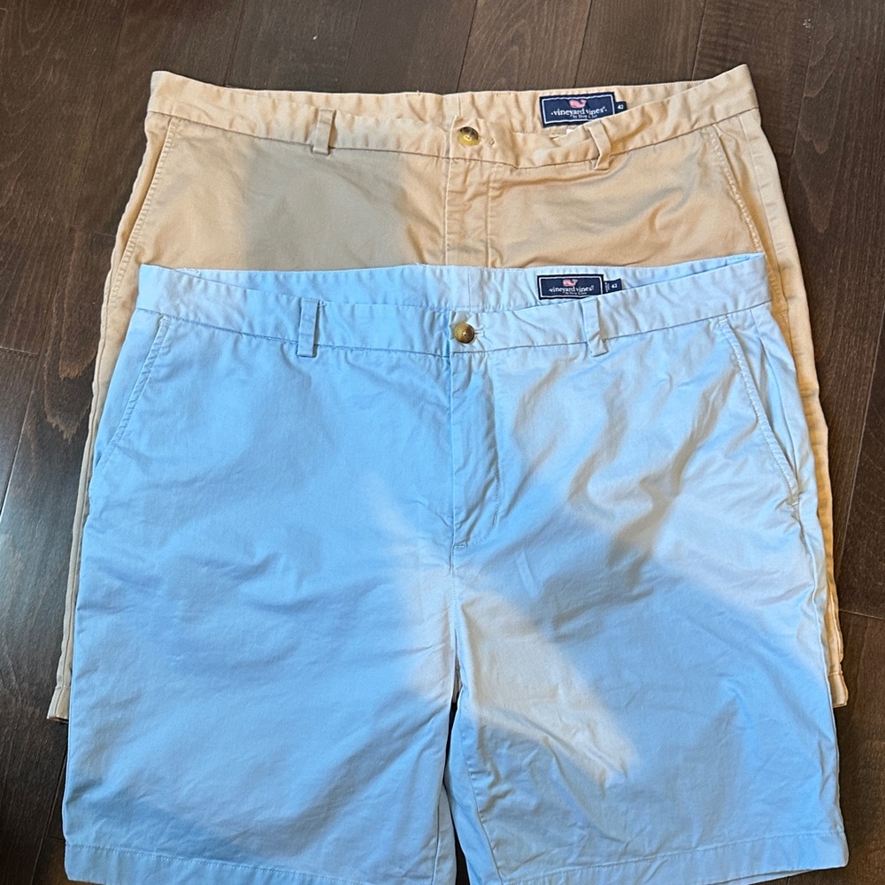 Bundle of 2 pairs of Vineyard Vines Tan and Light Blue Men Shorts